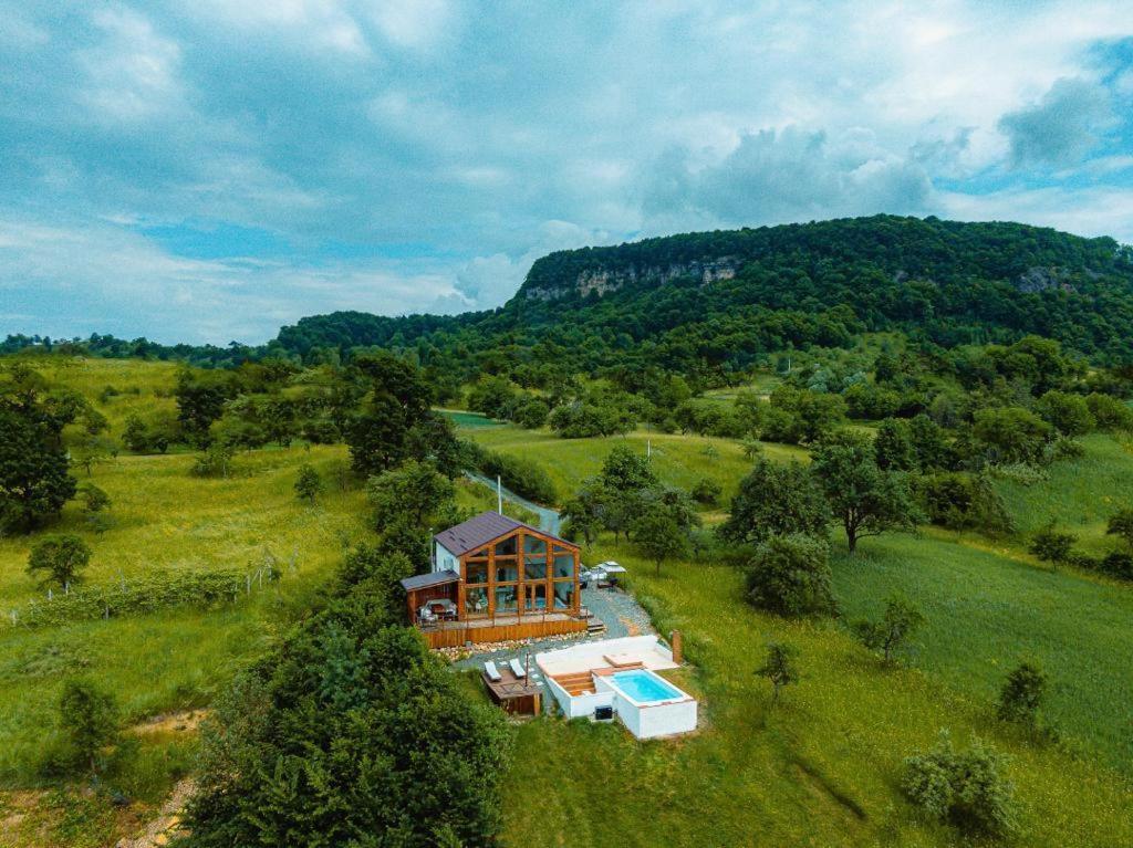 Le Chalet M - Cabana Cu O Panorama De Poveste. Surdesti  Exterior photo