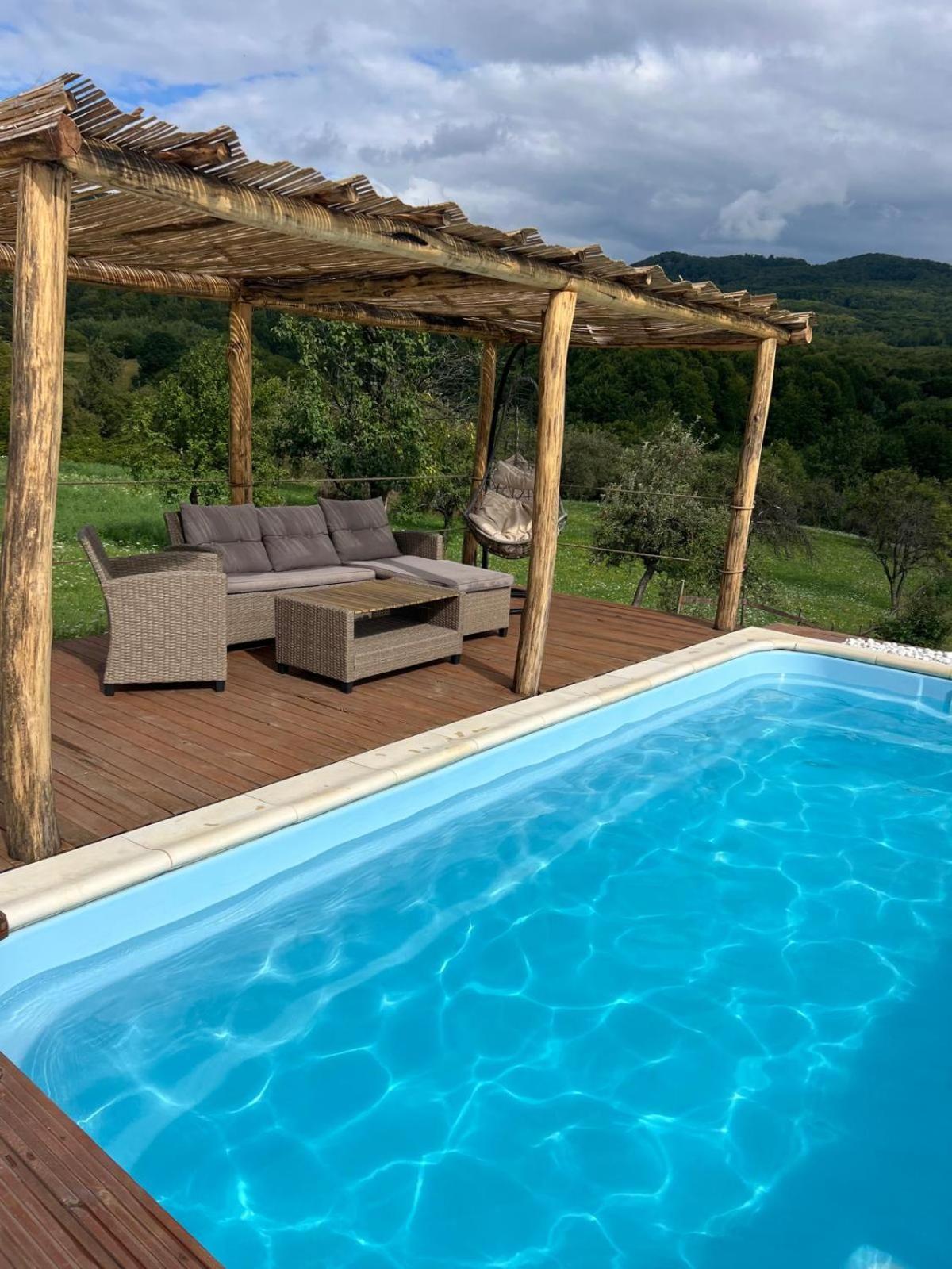 Le Chalet M - Cabana Cu O Panorama De Poveste. Surdesti  Exterior photo