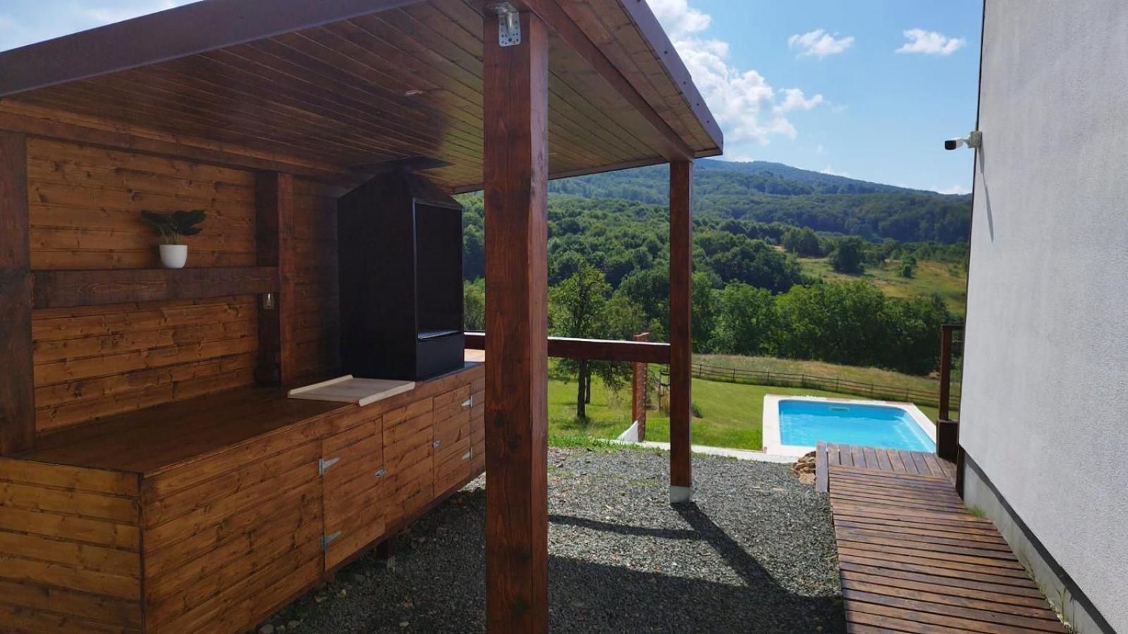 Le Chalet M - Cabana Cu O Panorama De Poveste. Surdesti  Exterior photo